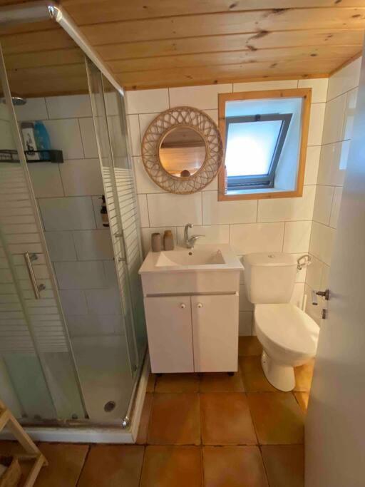 Bit Cabin Near The Airport Kfar Daniel ภายนอก รูปภาพ